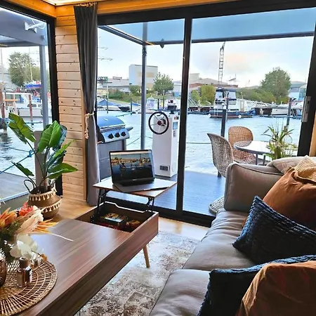 Hausboot Ahoy Masal * Lübeck