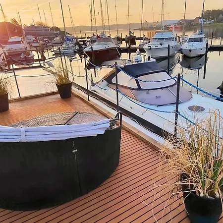 Hausboot Ahoy Masal