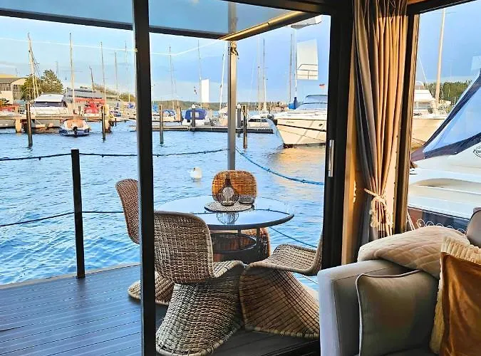 Hausboot Ahoy Masal * Lübeck