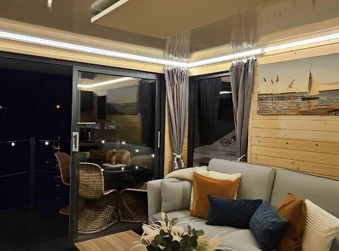 Bådhotel Hausboot Ahoy Masal Lübeck