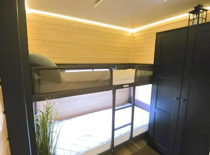 Bådhotel Hausboot Ahoy Masal *